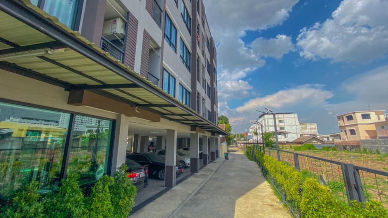 Готель Plearnwan Deluxe Mansion Бангкок Екстер'єр фото